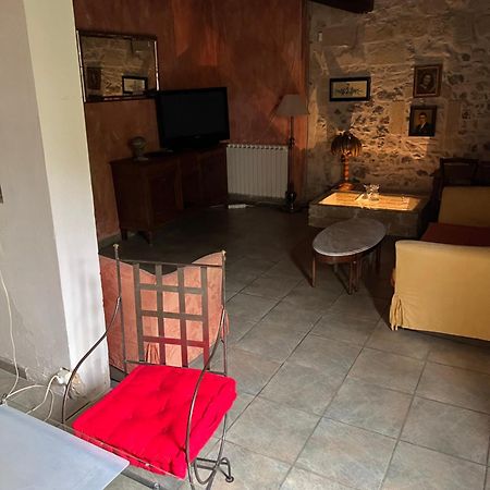La Maison Sur La Place Aigues-Mortes Esterno foto