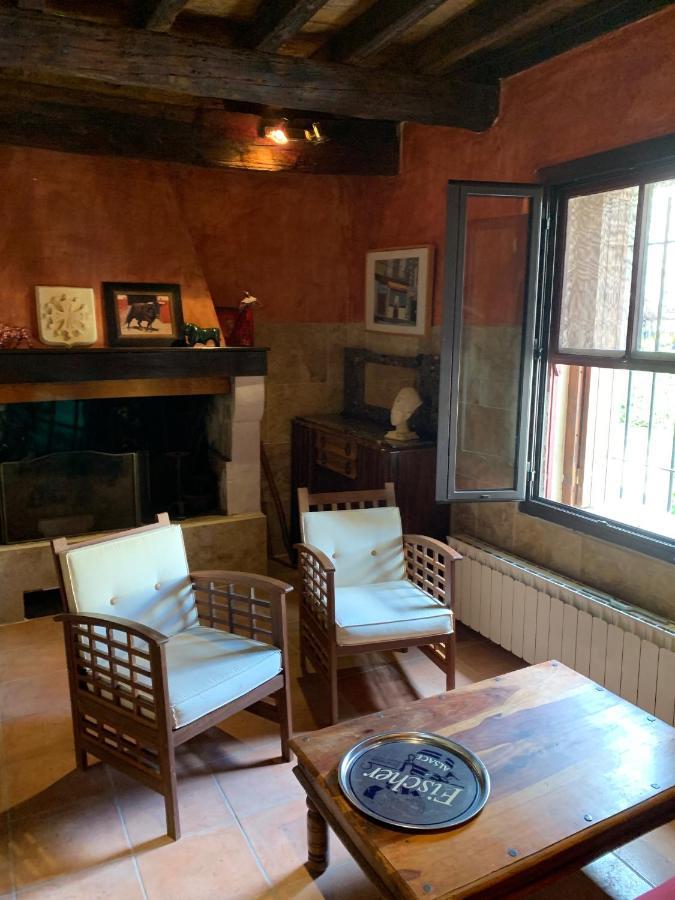 La Maison Sur La Place Aigues-Mortes Esterno foto