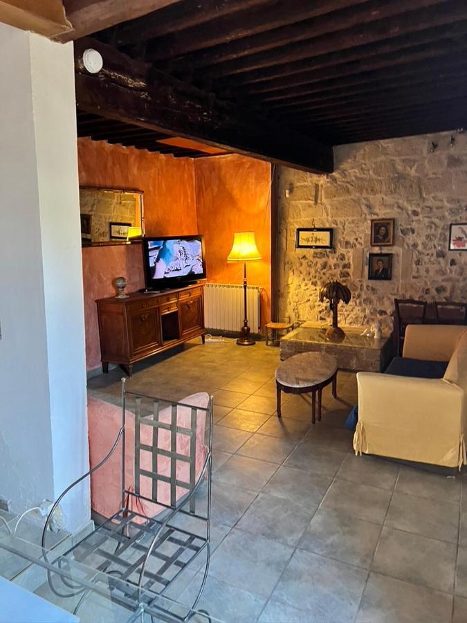 La Maison Sur La Place Aigues-Mortes Esterno foto