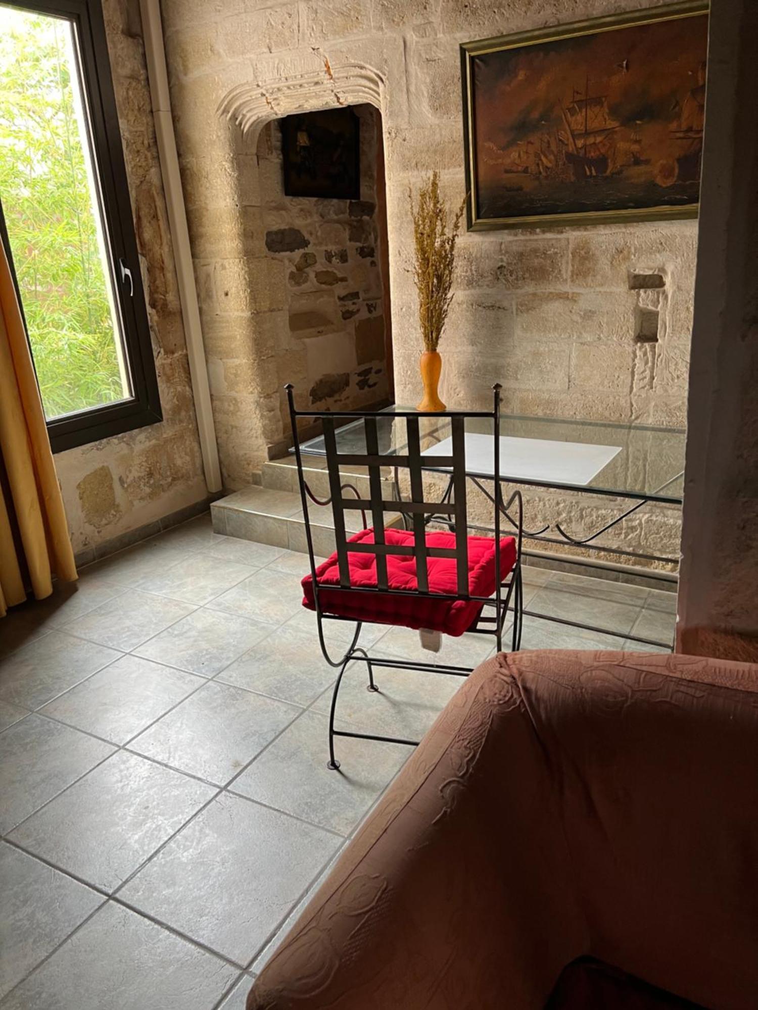 La Maison Sur La Place Aigues-Mortes Esterno foto